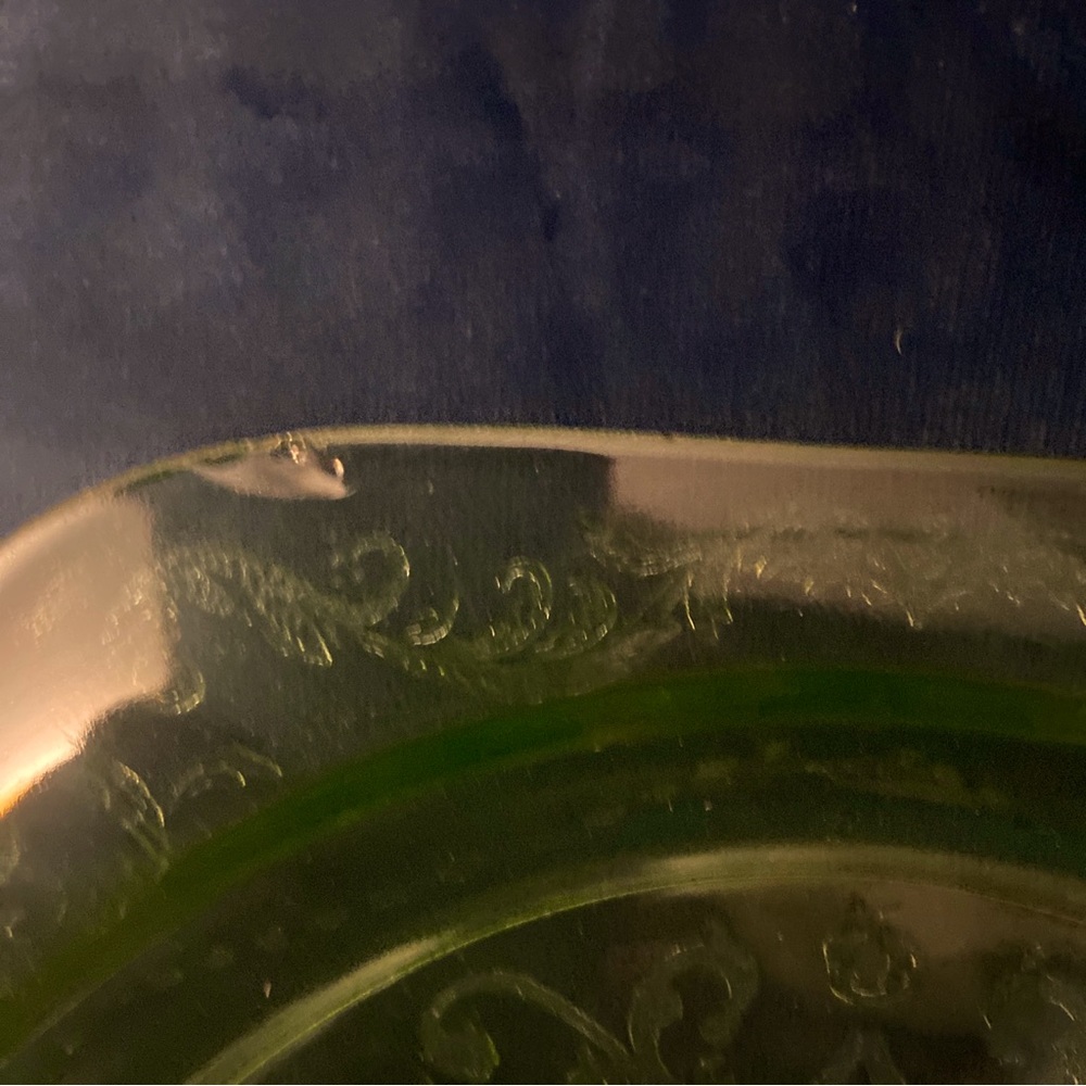 DEPRESSION GLASS IN GREEN, MADRID PATTERN, there some chips on edges.